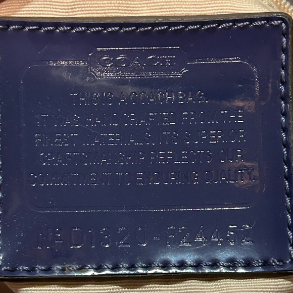 Large Coach purse - Picture 2 of 9